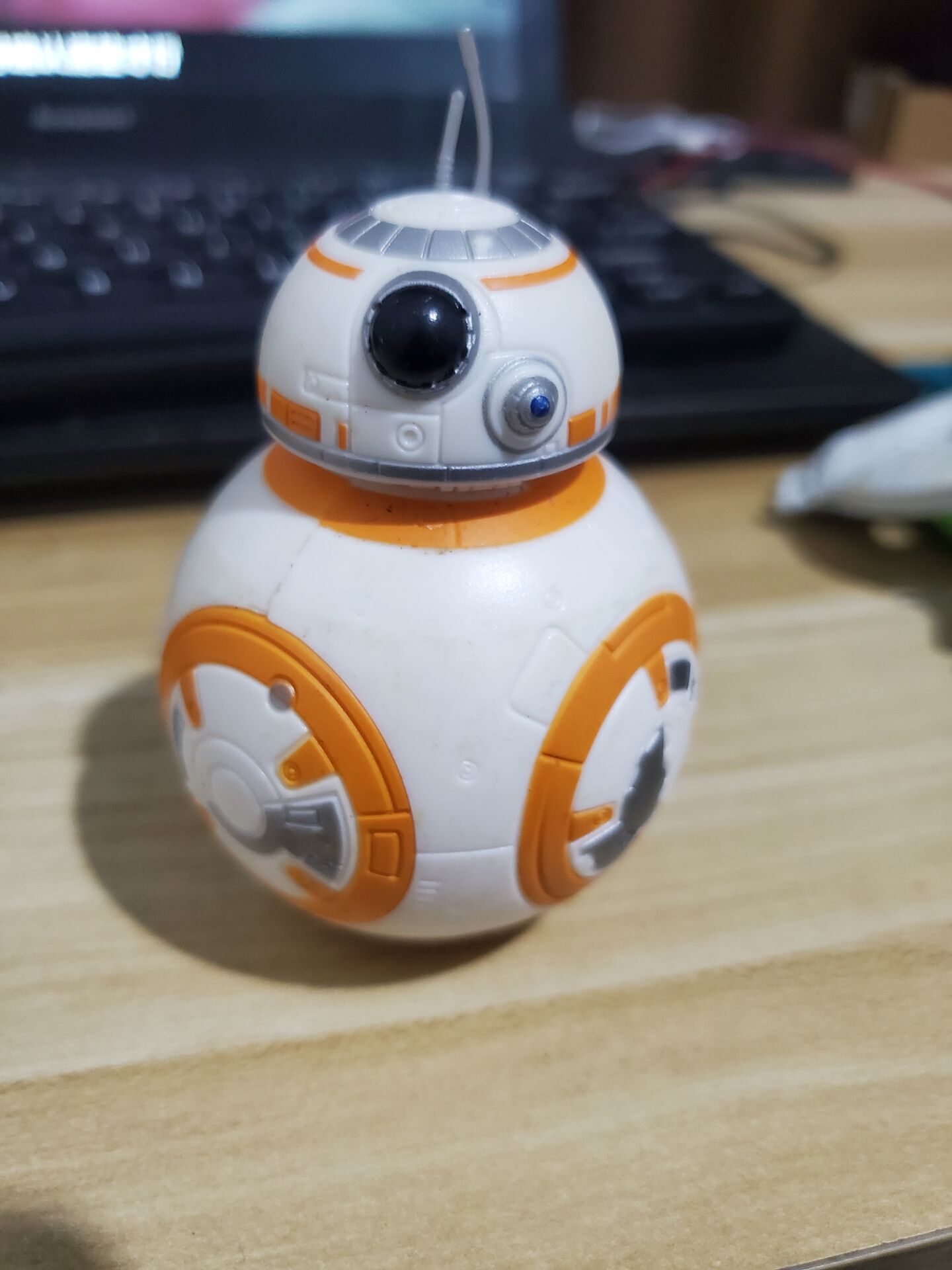 โมเดลหุ่นยนต์ BB-8 R2-D2จาก St - Model Kit Shooting Star Dragon บทวิจารณ์และราคา